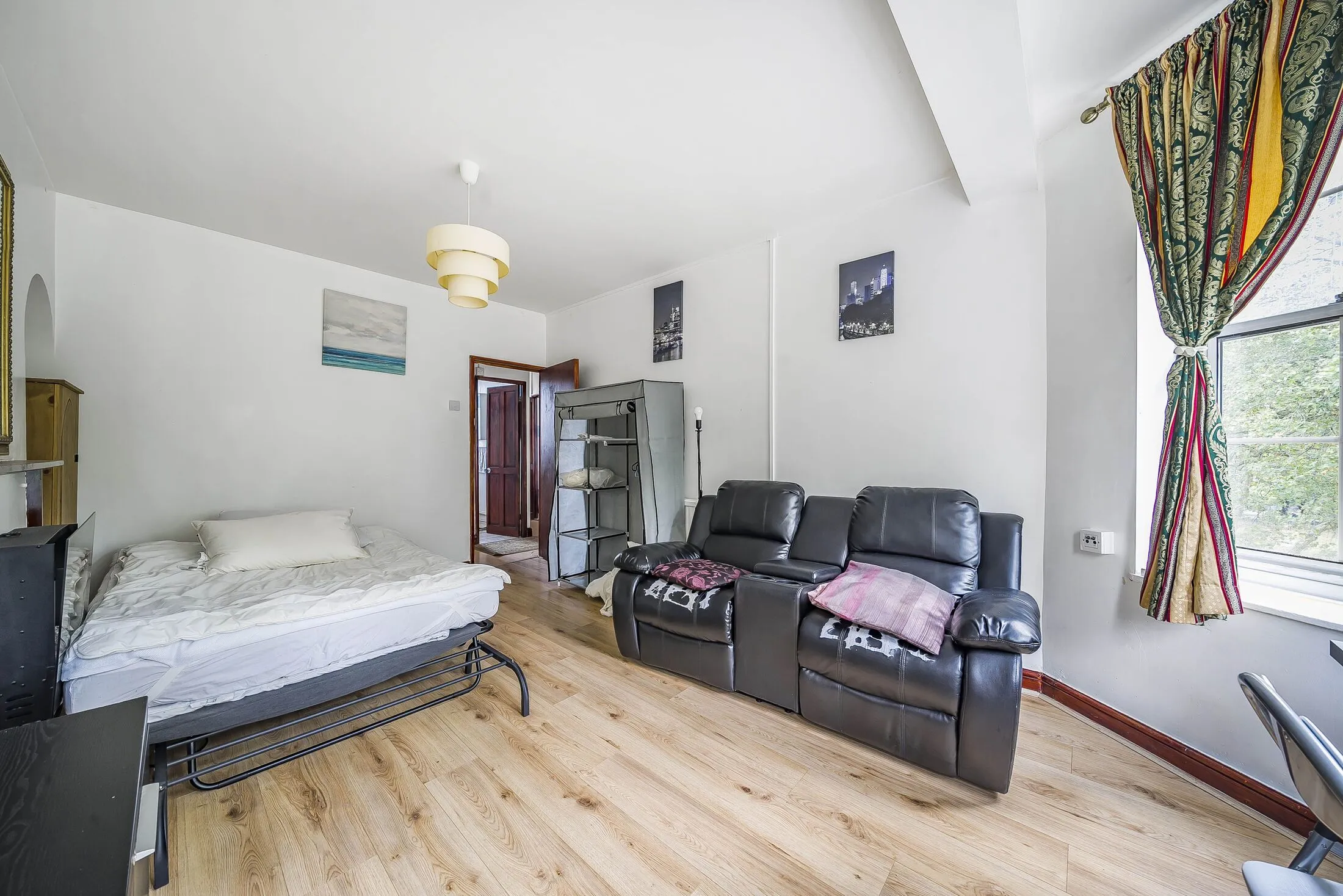 Flat Liverpool Road in Greater London