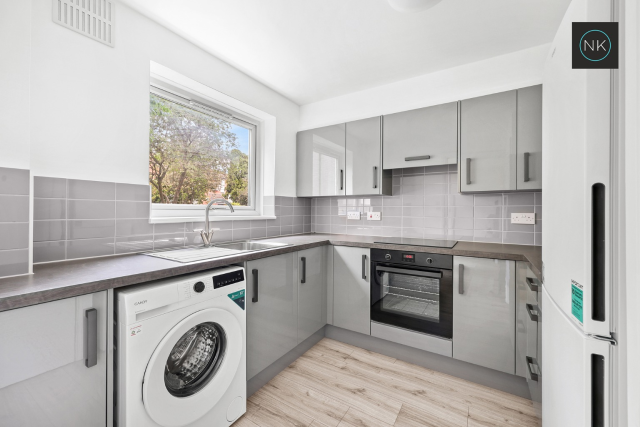 Flat Trotwood in Chigwell