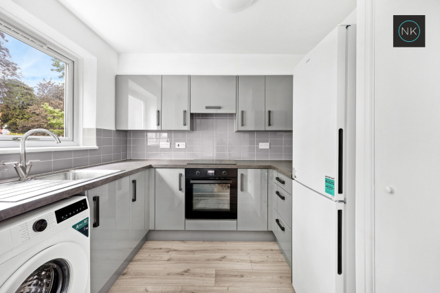 Flat Trotwood in Chigwell