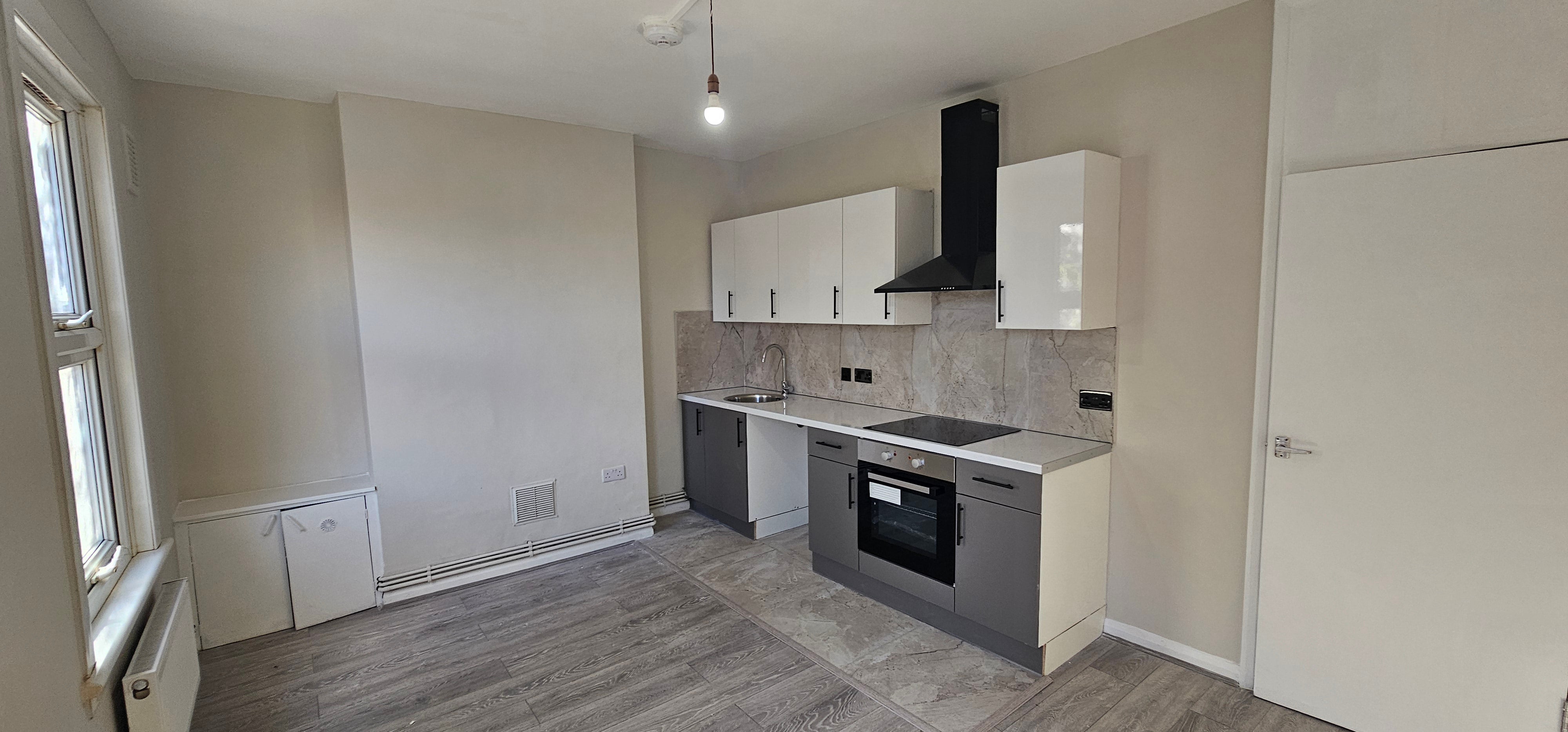 Flat Halley Road in Greater London