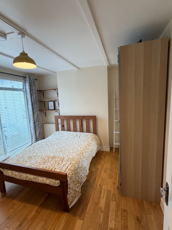 Room The Ridgeway in Greater London