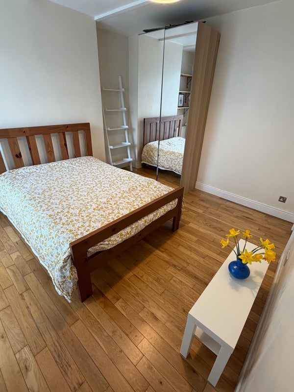 Room The Ridgeway in Greater London