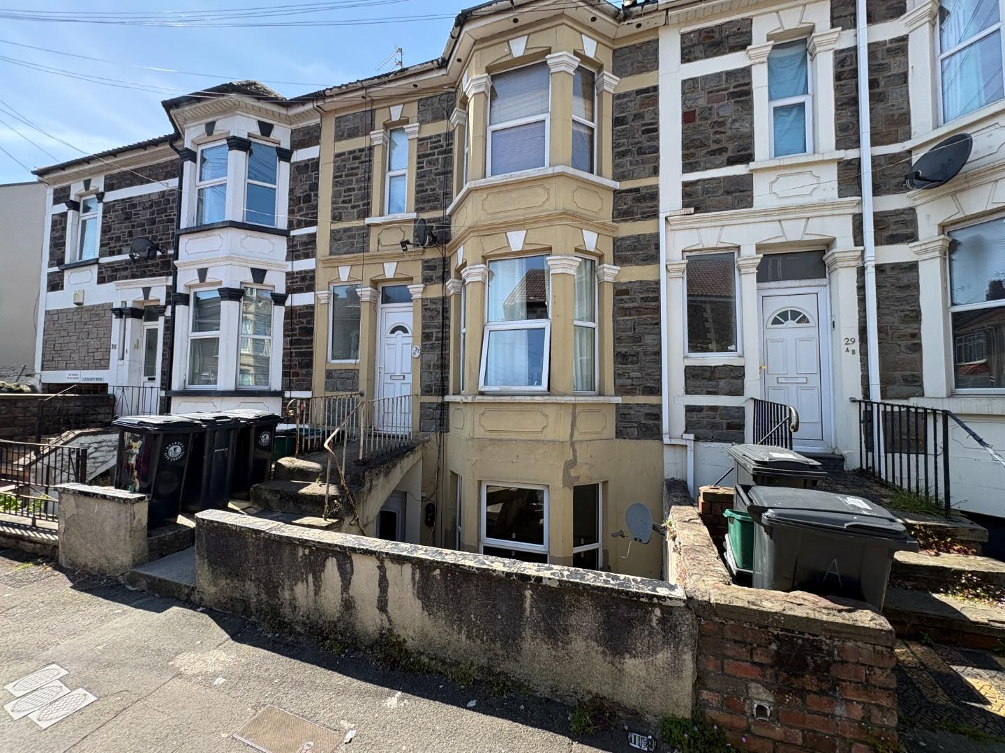 Flat Gilbert Road in Bristol