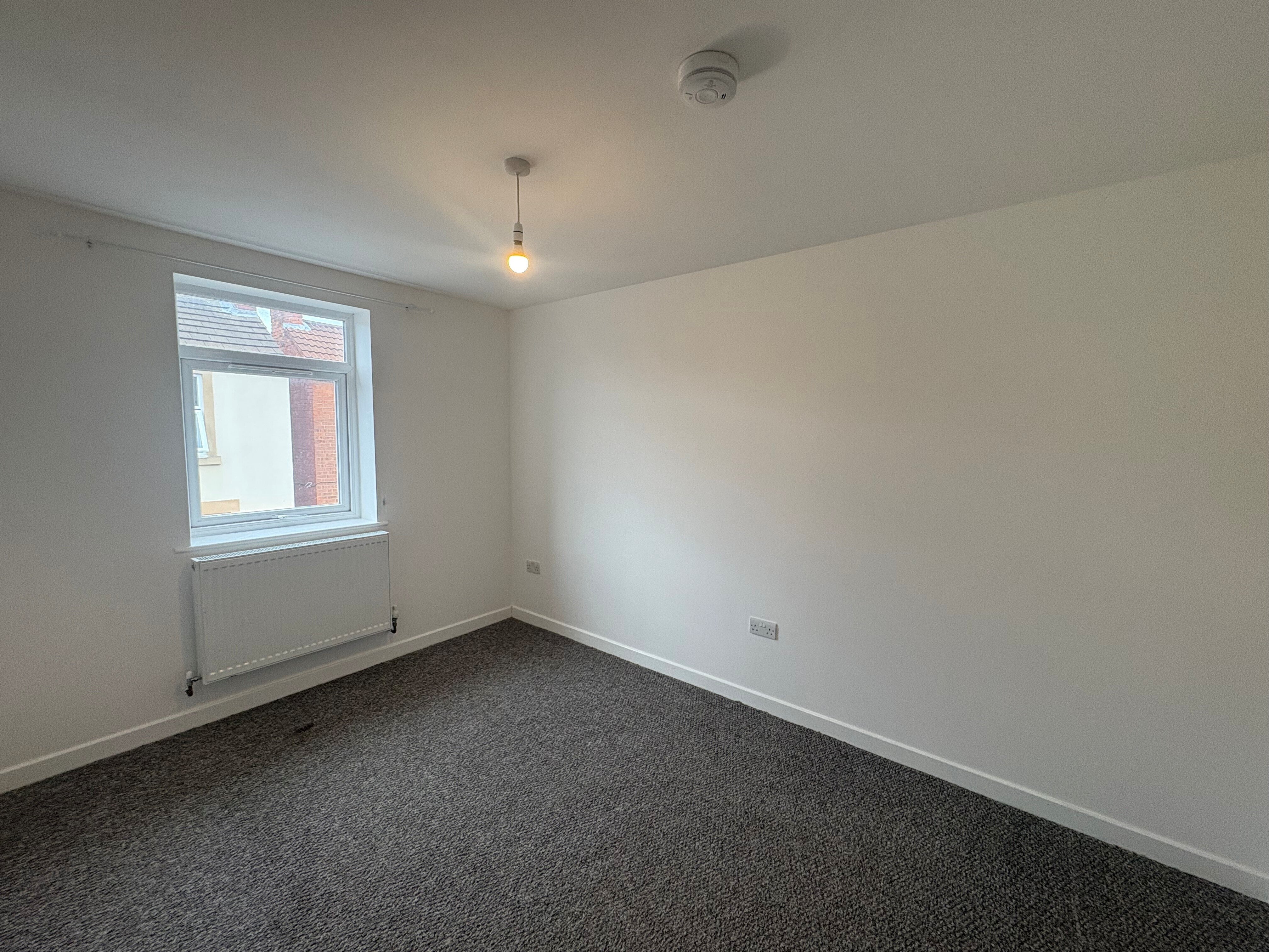 Flat Thoresby Street in Mansfield Woodhouse