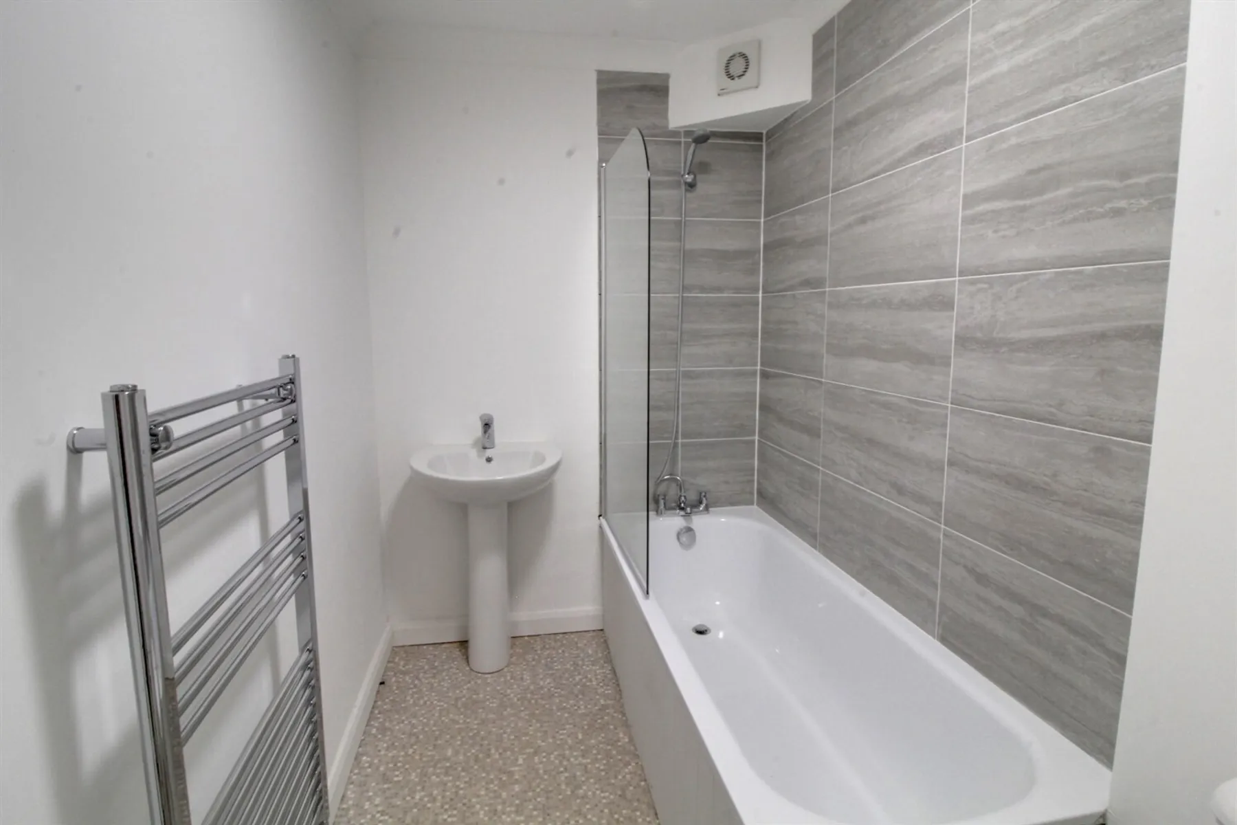 Flat Lincoln Road in Greater London