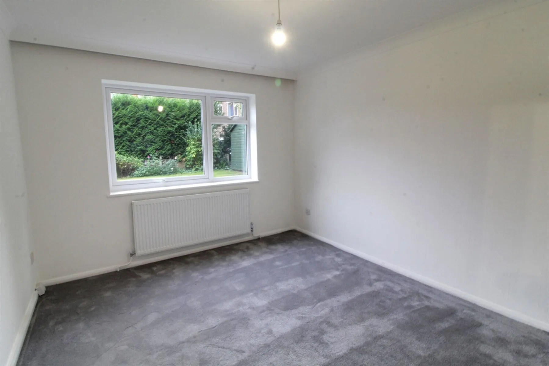 Flat Lincoln Road in Greater London