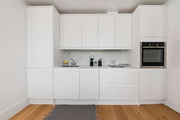 Flat Wickham Road in Greater London