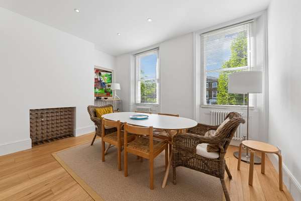 Flat Wickham Road in Greater London