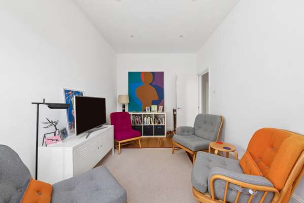 Flat Wickham Road in Greater London