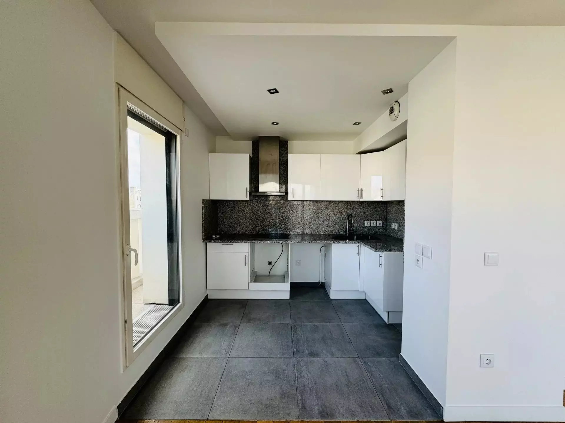 Flat Rue Louis Rouquier in Levallois-Perret