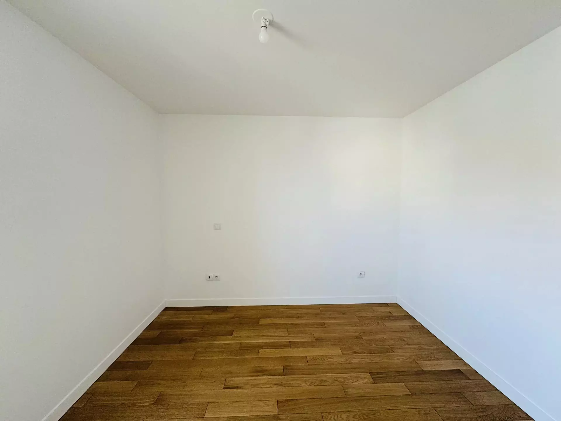 Flat Rue Louis Rouquier in Levallois-Perret