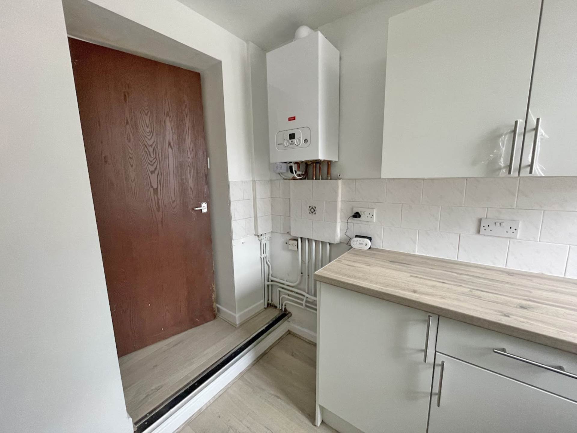 Flat Oldham Road in Royton