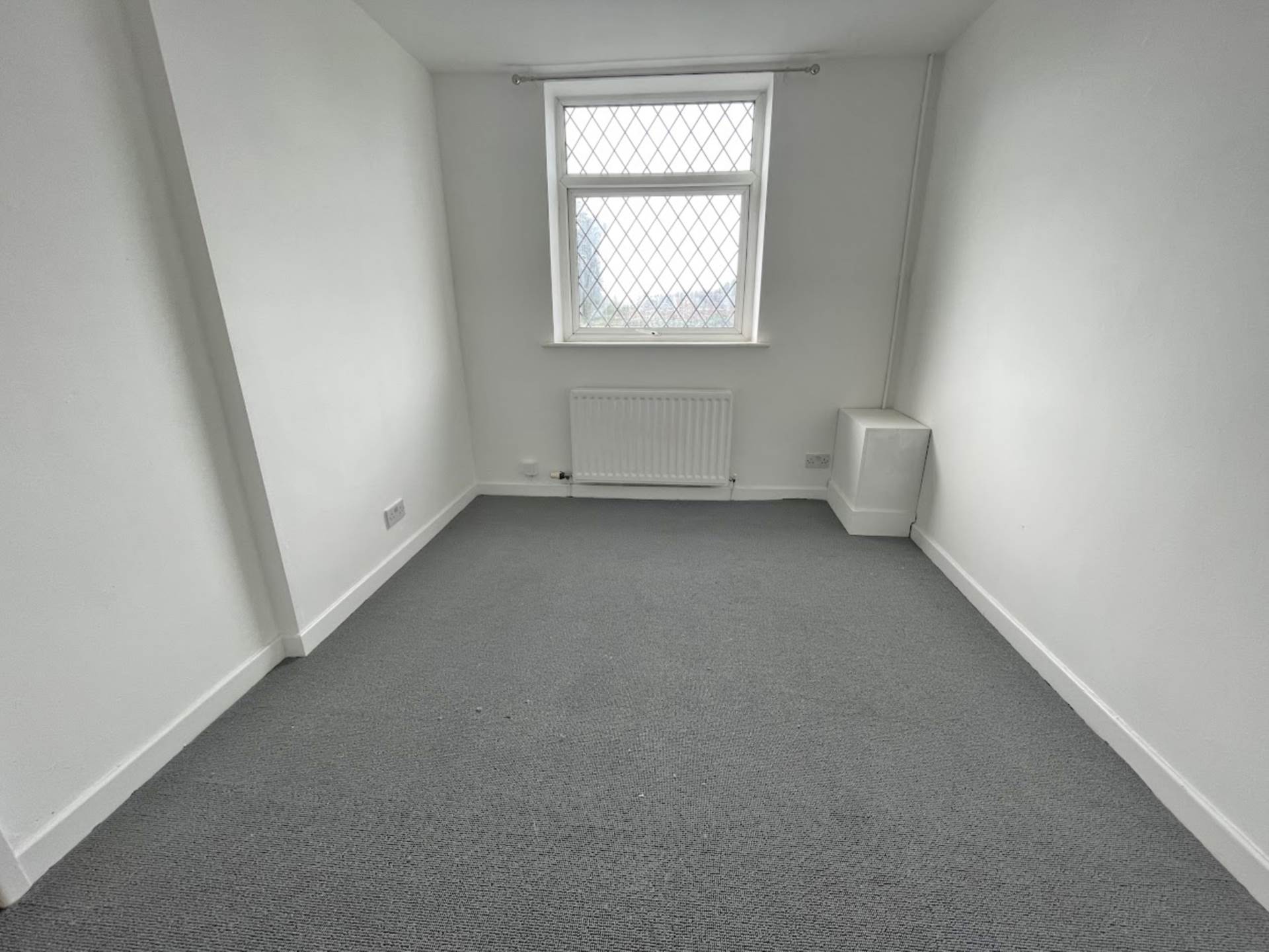 Flat Oldham Road in Royton