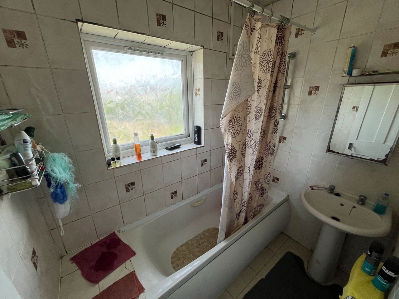 Room Fryatt Road in Greater London