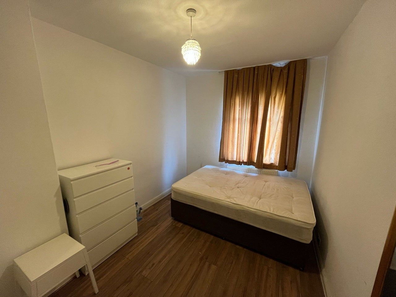 Room Fryatt Road in Greater London