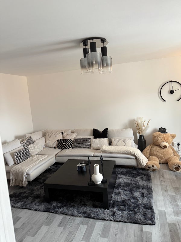 Room Erradale Street in Glasgow