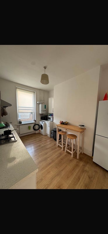 Room Brixton Road in Greater London