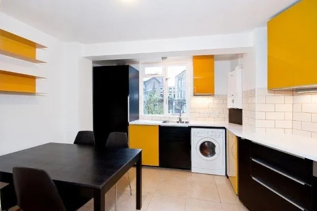 Flat Rhyl Street in Greater London