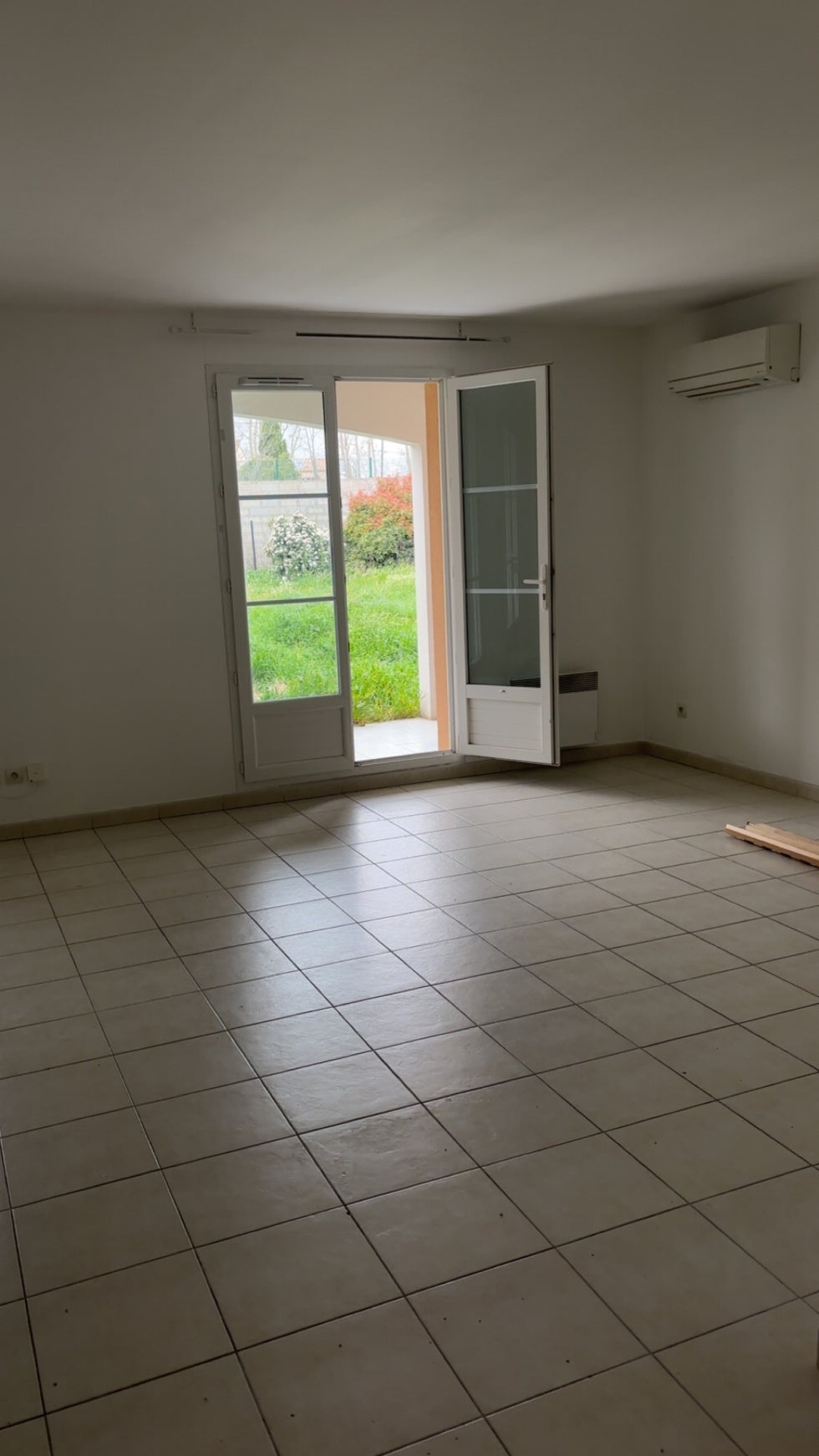 Flat Avenue de la Pinède in Avignon