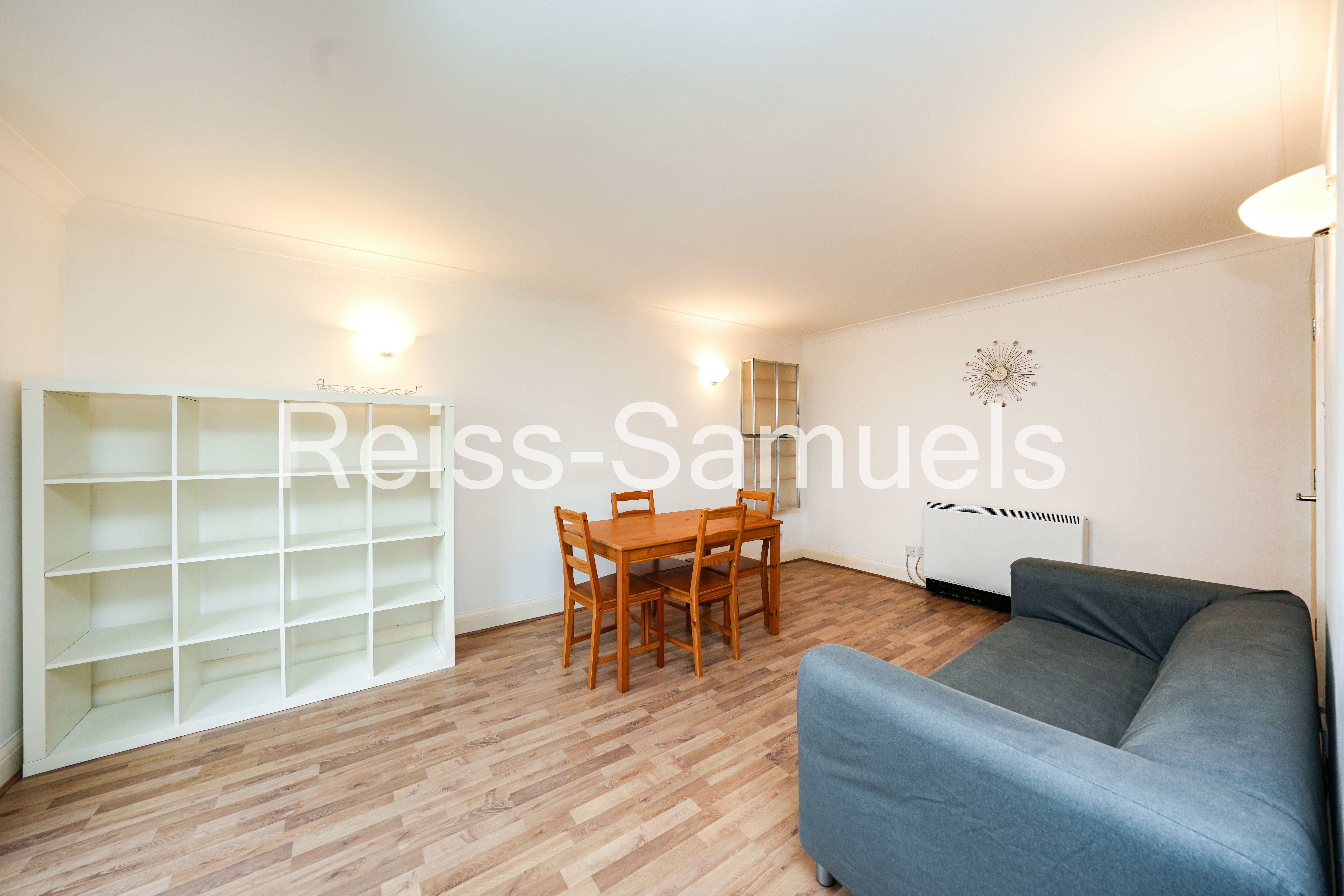 Flat Kingsland Road in Greater London