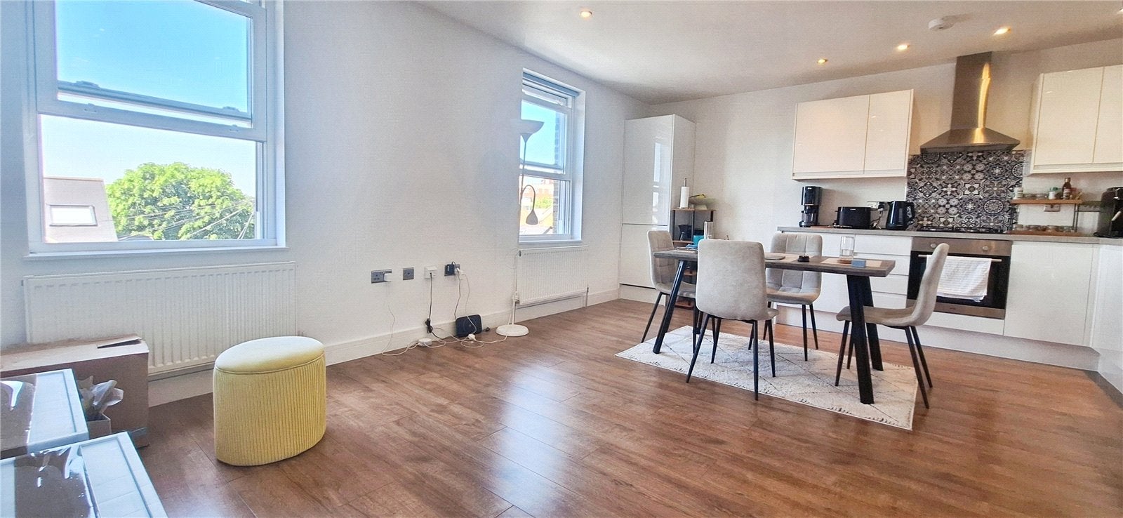 Flat Allison Road in Greater London