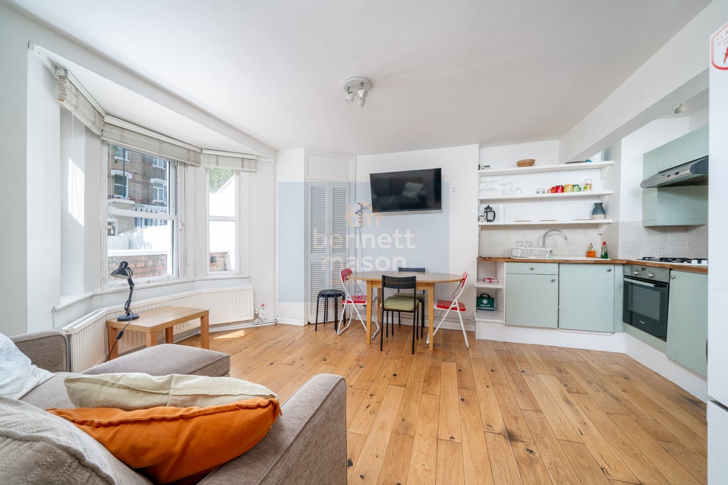 Flat Saint Thomas's Road in Greater London