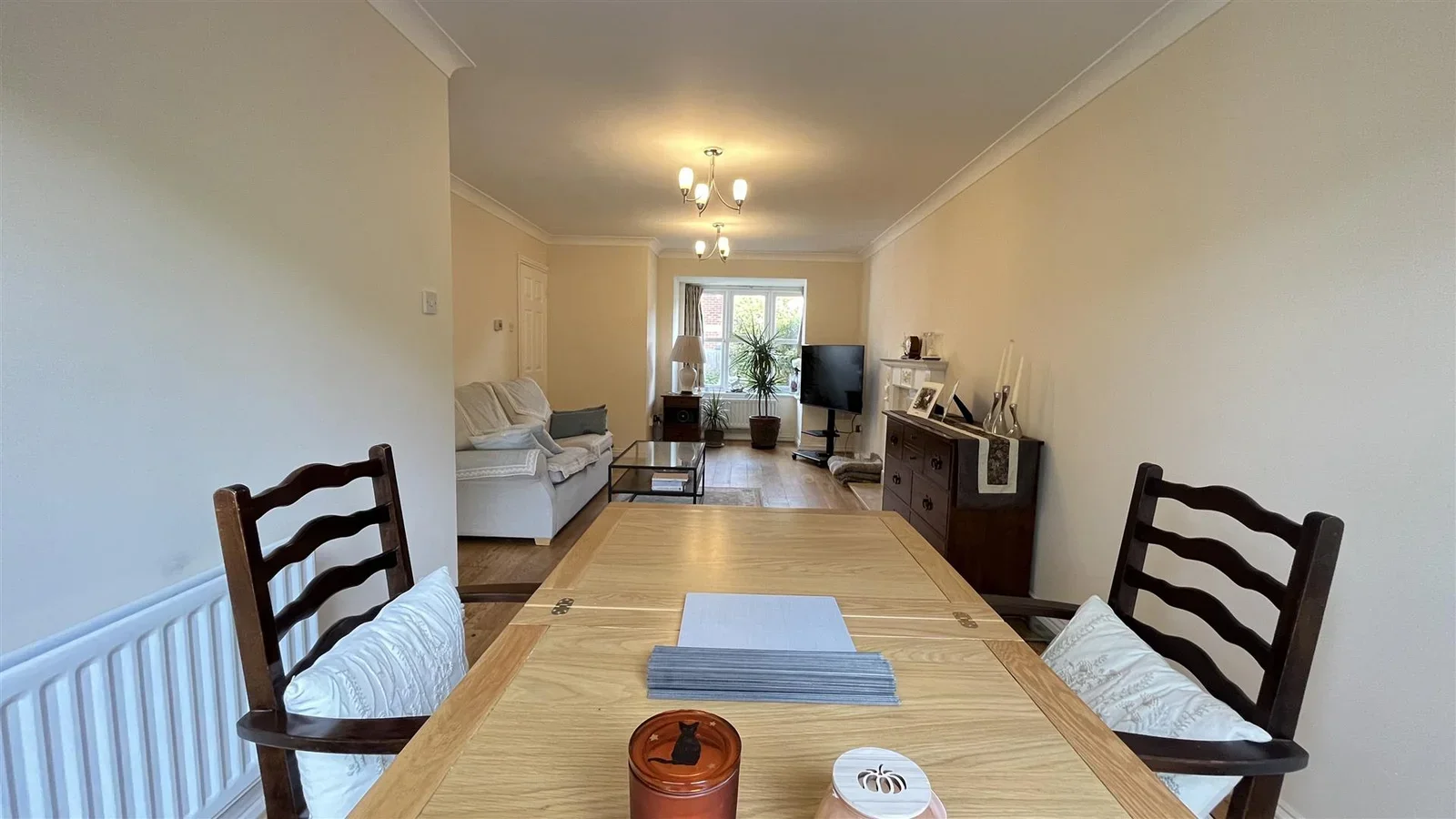 House Hadley Close in Greater London