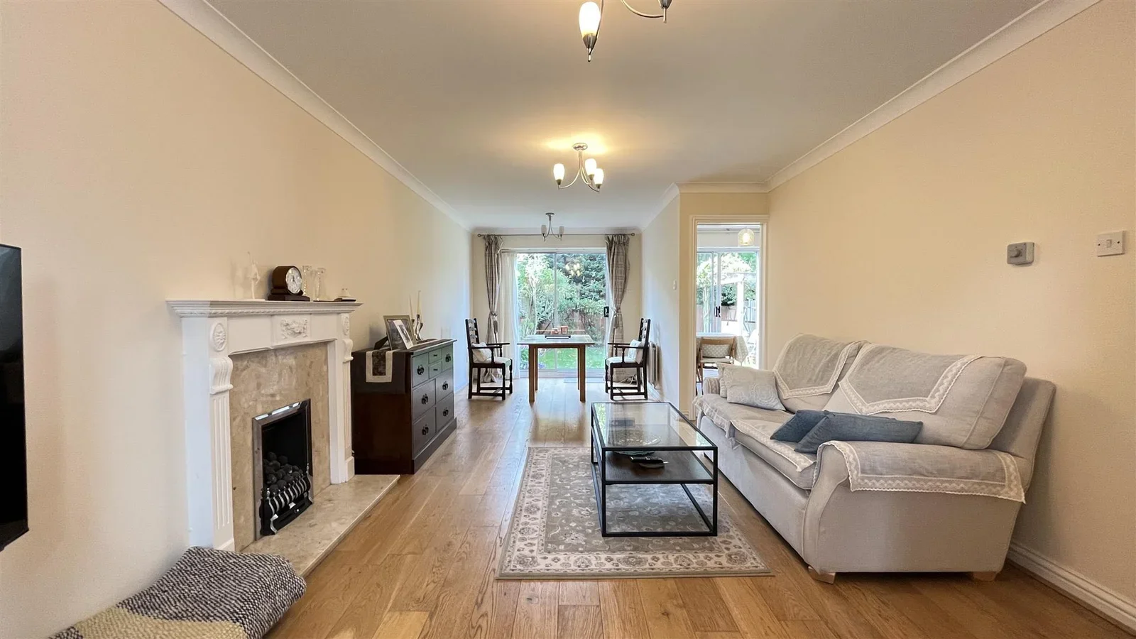 House Hadley Close in Greater London