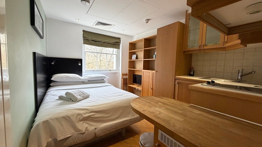 Room Cartwright Gardens in Greater London
