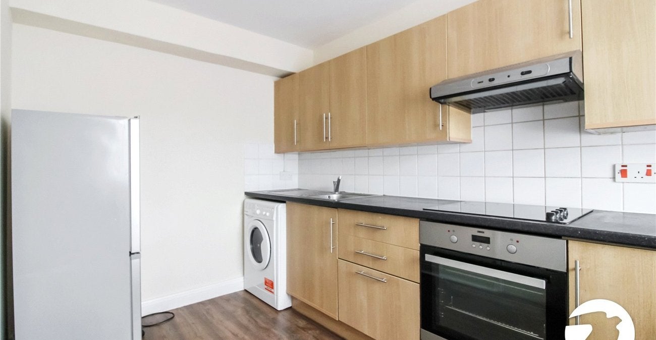Flat Melvin Road in Greater London