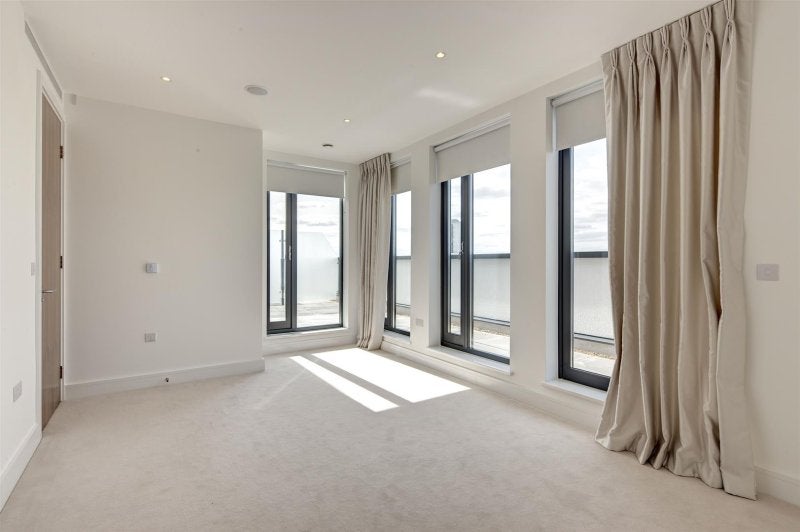 Flat Finchley Road in Greater London