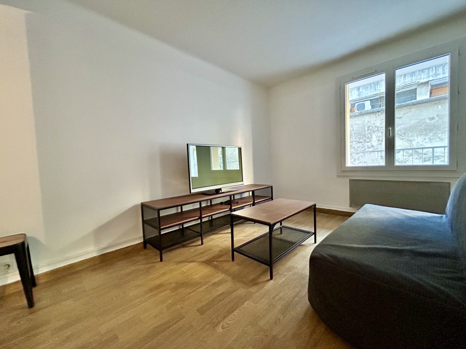 Flat Place Jules Guesde in Marseille