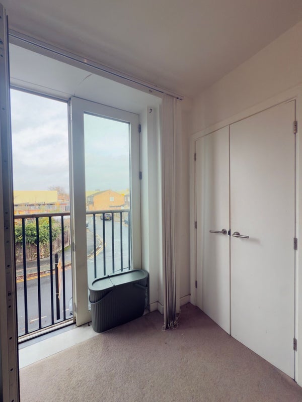 Room Shipman Road in Greater London
