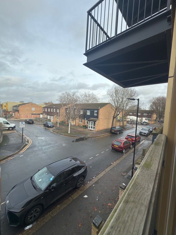 Room Shipman Road in Greater London