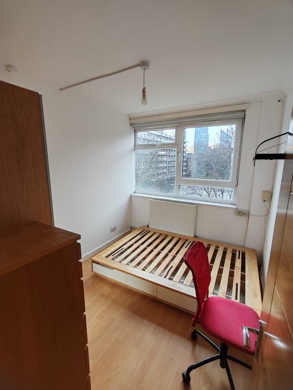 Room Cropley Street in Greater London