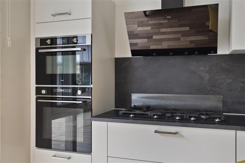 Appartement te koop: Martini van Geffenstraat 118, Amsterdam