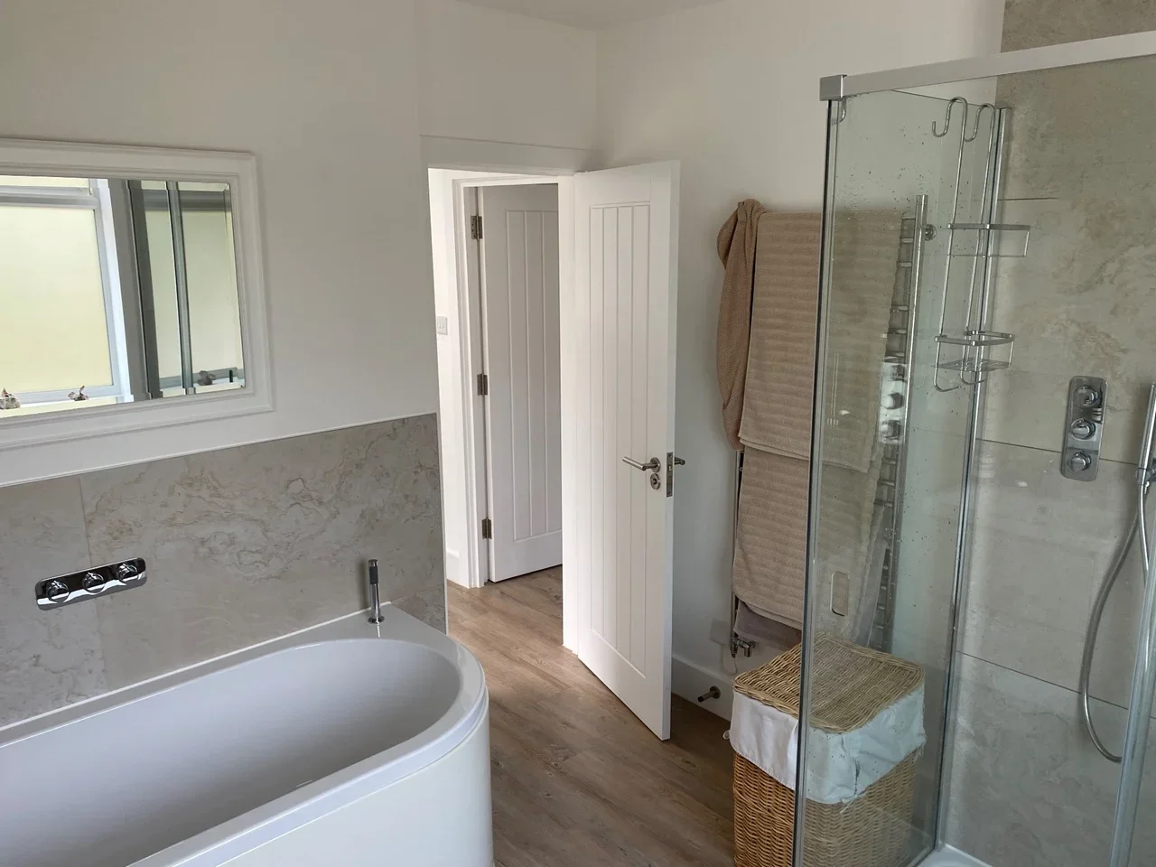 Room Thorndon Gardens in Epsom and Ewell