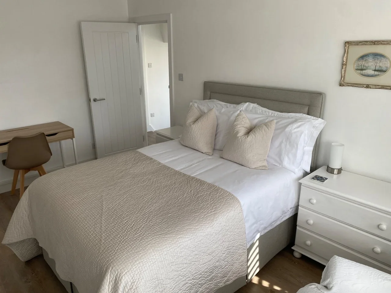 Room Thorndon Gardens in Epsom and Ewell