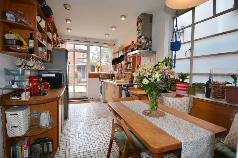 House Rodenhurst Road in Greater London