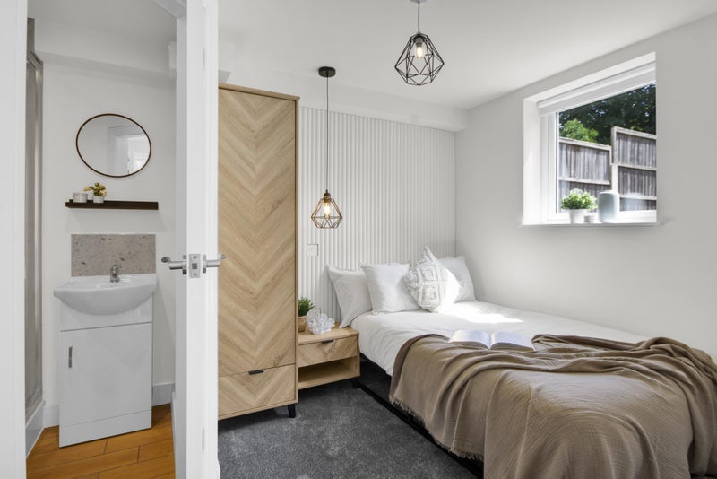 Room Derby Road in Nottingham
