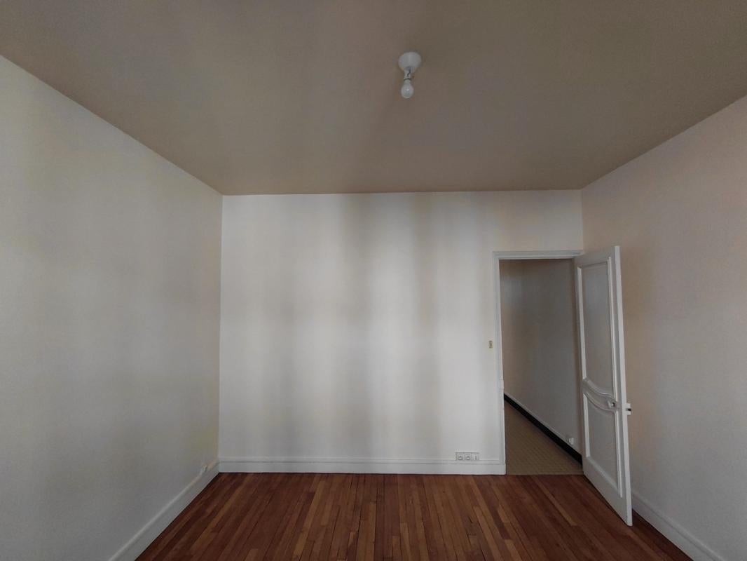 Flat Rue Defrance in Vincennes