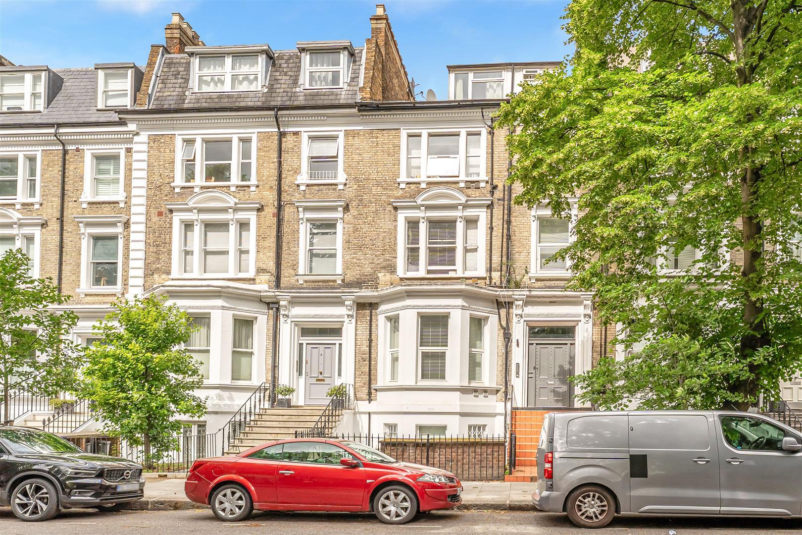 Flat Russell Road in Greater London