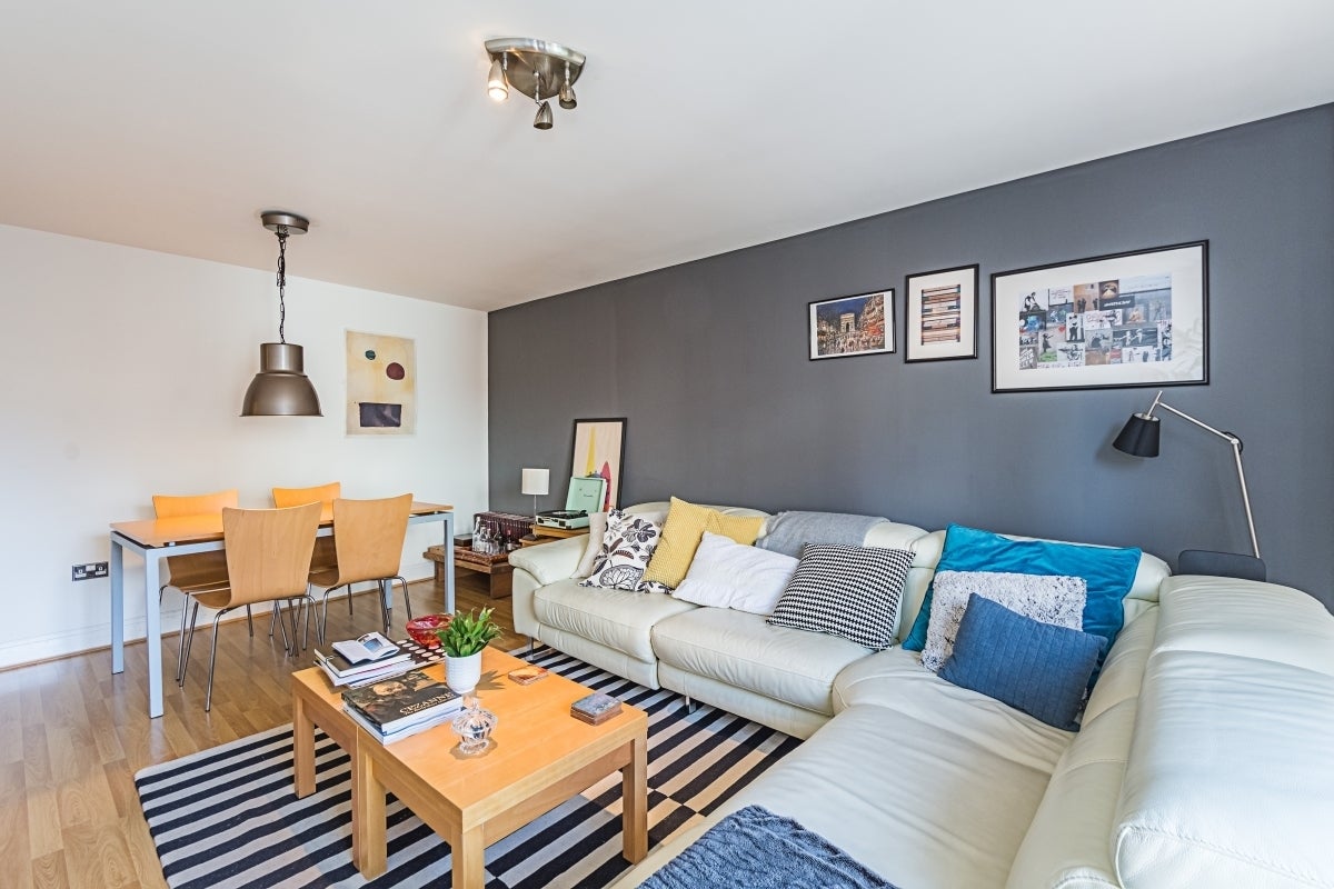Flat Montaigne Close in City of Westminster