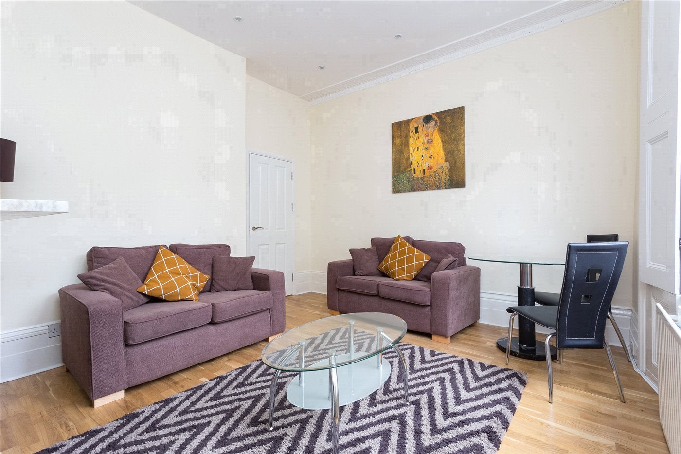 Flat Almeida Street in Greater London