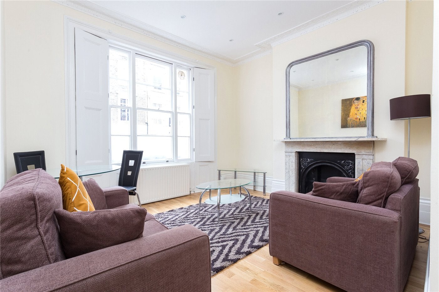 Flat Almeida Street in Greater London