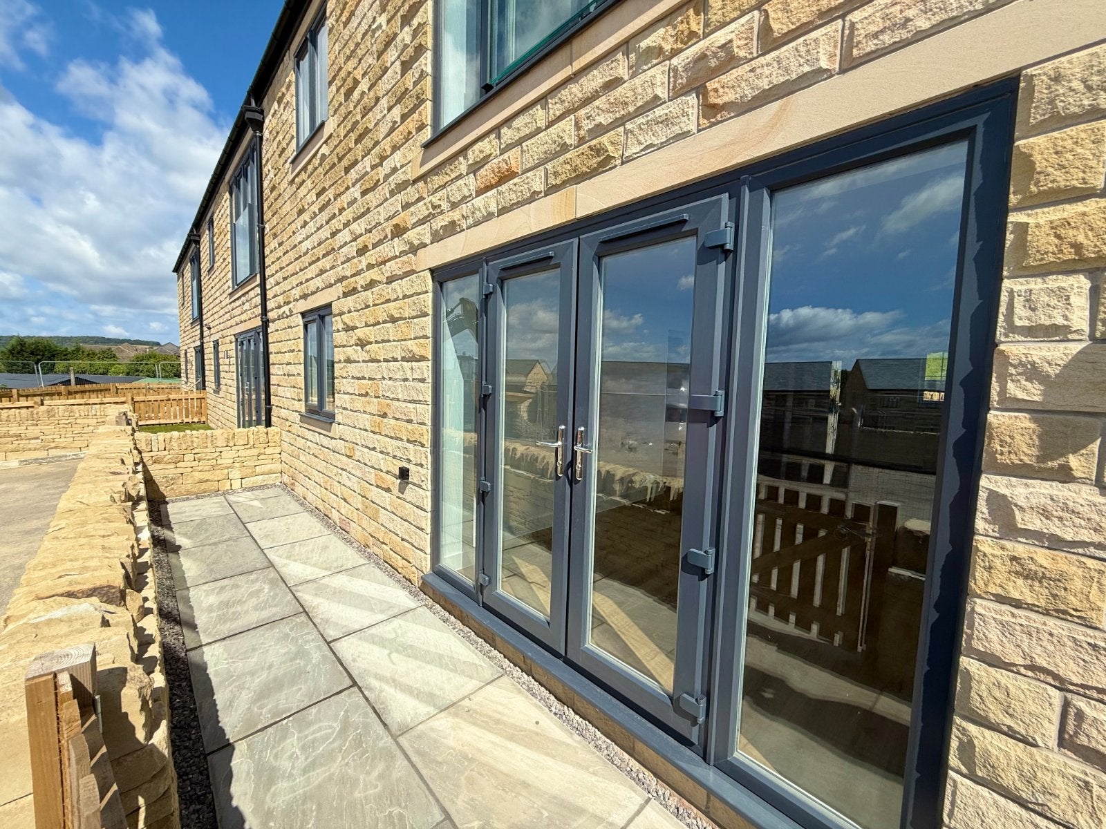 Flat Woodland Grove in Kirklees