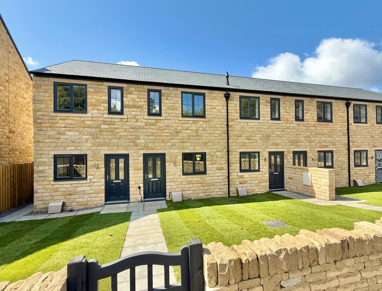 Flat Woodland Grove in Kirklees