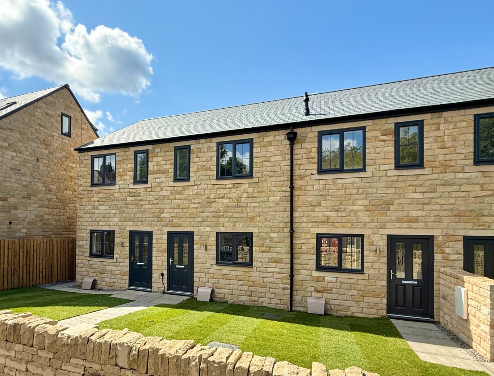 Flat Woodland Grove in Kirklees