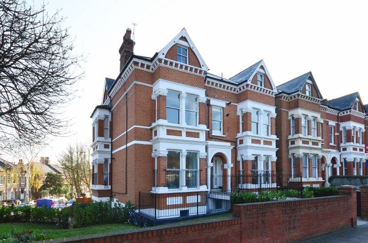 Flat Lancaster Avenue in Greater London