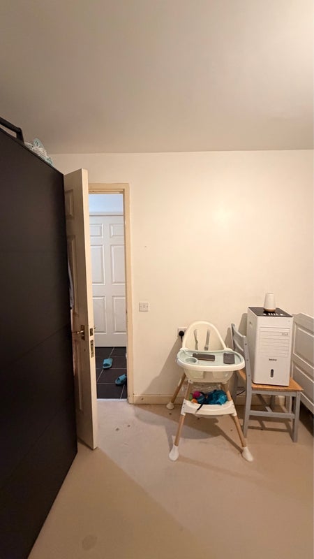 Room Longfellow Road in Greater London